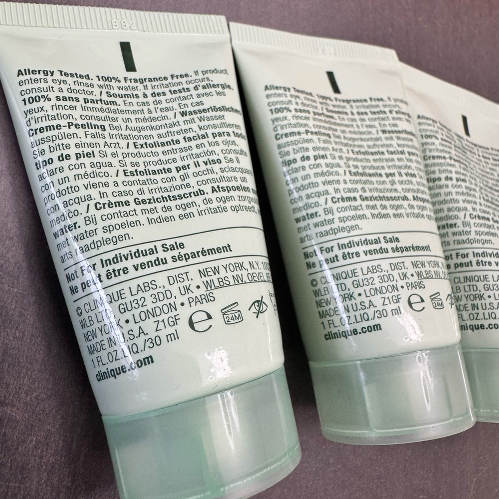 NWT Clinique 7 Day Scrub Cream one 3.4 oz & four travel size 1 oz tubes & bag - Picture 5 of 6
